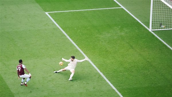 مباراة أستون فيلا ضد مانشستر سيتي 