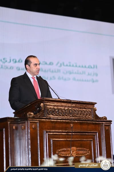 المستشار محمود فوزي، وزير الشئون النيابية والقانونية والتواصل السياسي،