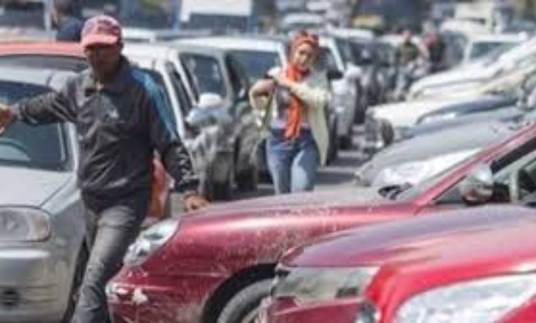 جمهورية السُياس المتحدة: قانون على الرف والتنفيذ على الترابيزة
