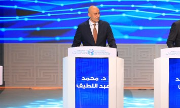 بعد جدل مستمر.. إعادة لقب "دكتور" لمحمد عبد اللطيف في مؤتمر عالمي رسمي