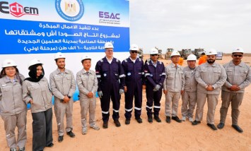 وزير البترول خلال الجولة