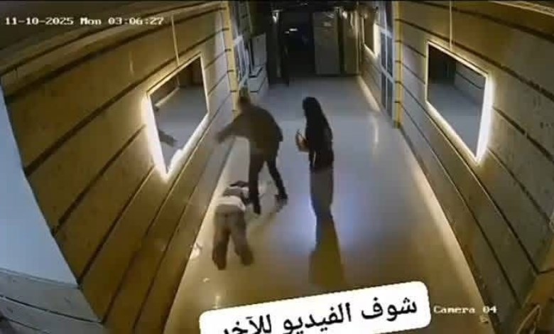 فيديو مؤلم من السويس: شاب وفتاة يعتدون على قاصر داخل مدخل عقار