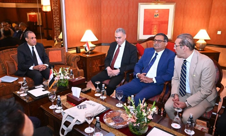 وزير الخارجية خلال اللقاء