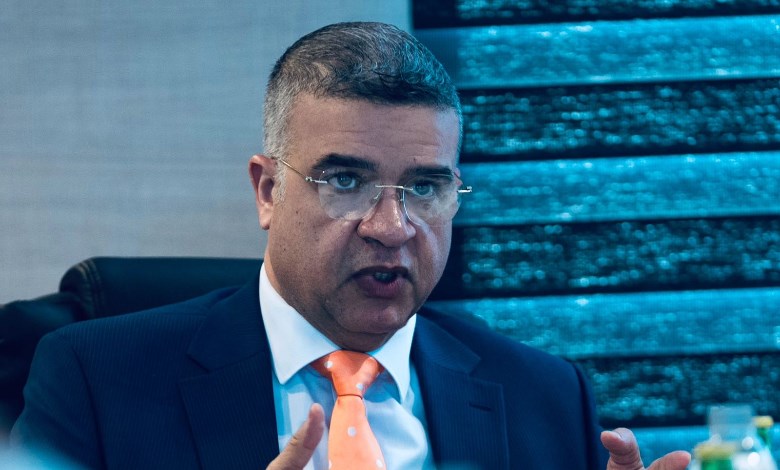  الدكتور محمد لطفى