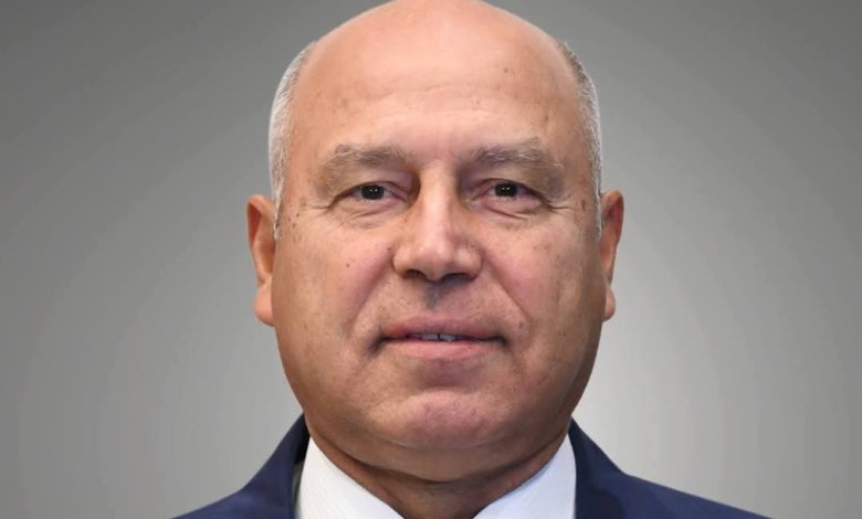 وزير الصناعة كامل الوزير 
