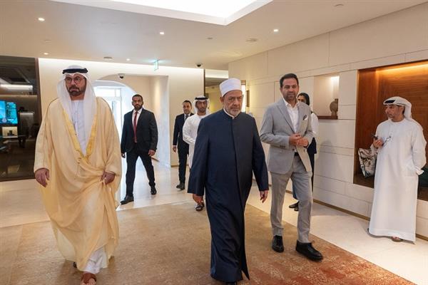 شيخ الأزهر يصل إلى الإمارات
