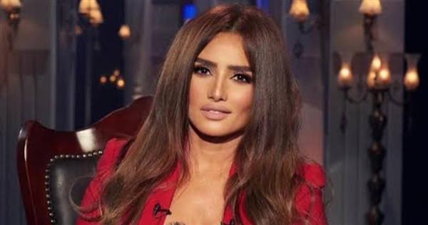 الفنانه زينه
