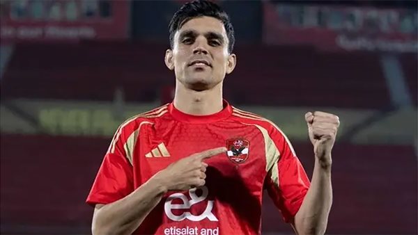 أشرف بن شرقي لاعب الأهلي