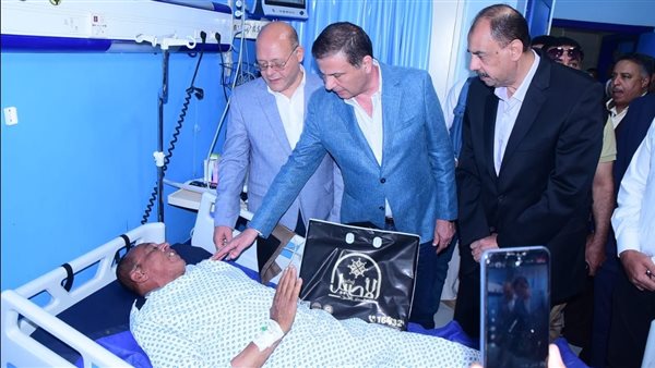 زيارة وزير الزراعة لموظف حماية الأراضي الزراعية بسوهاج

