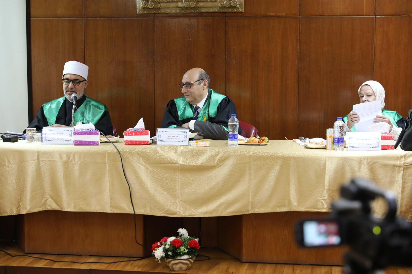 جانب من مناقشة رسالة الماجستير 