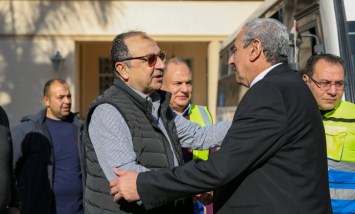وزير قطاع الأعمال أثناء الزيارة