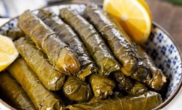 «غلطة واحدة ممكن تبوظه».. الطريقة الآمنة لتخزين ورق العنب قبل رمضان 2026