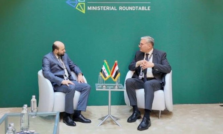 وزير البترول خلال اللقاء
