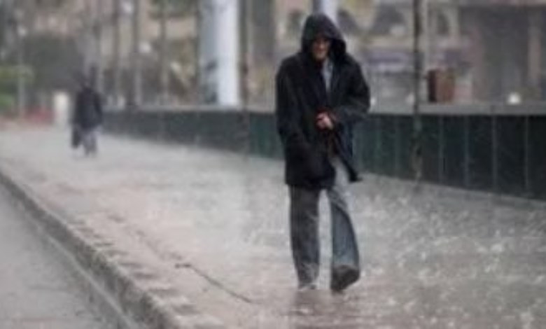 طقس شديد البرودة ليلا 