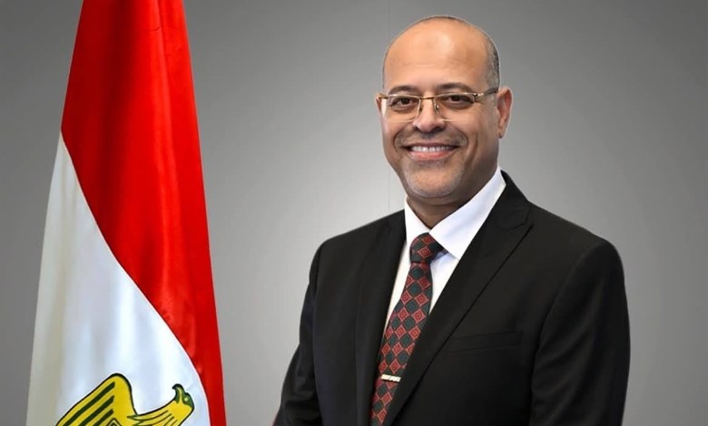  وزير العمل