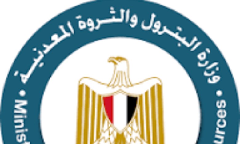 “البترول” تنفي أي صلة لمصر بناقلة الغاز التي تعرضت لحادث قبالة السواحل الليبية