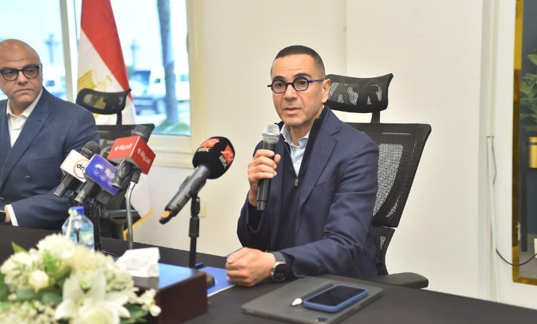 المهندس حسن الخطيب وزير الاستثمار والتجارة الخارجية 