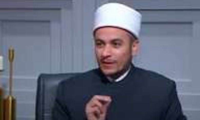 هل يجوز التبرع لمائدة رحمن وعليَّ ديون؟.. أمين الفتوى يجيب