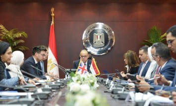 وزير الاستثمار يستقبل السفير البريطاني بالقاهرة لبحث تعزيز الشراكة الاقتصادية والاستثمارية
