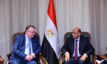 وزير العمل يبحث مع "المنظمة الدولية" تفعيل كافة الملفات المشتركة في قضايا العمل