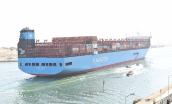 عاجل | ASTRID MAERSK تعبر قناة السويس لأول مرة وتعيد عملاق الحاويات للطريق الأقصر