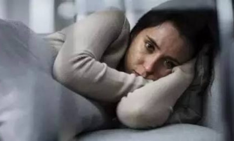 لماذا تصاب النساء بالاكتئاب أكثر من الرجال؟.. حقائق صادمة 