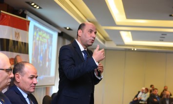 وزير العمل يلتقي شركات القطاع الخاص لتوضيح تطبيق قانون العمل الجديد وتعزيز الشراكة