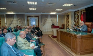 "جمبلاط" يوجّه بتعزيز الحوكمة المالية في شركات الإنتاج الحربي