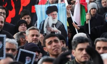 «مجلس قيادة مؤقت» لإدارة الحكم في إيران بعد اغتيال المرشد الأعلى وقادة الجيش والحرس الثوري