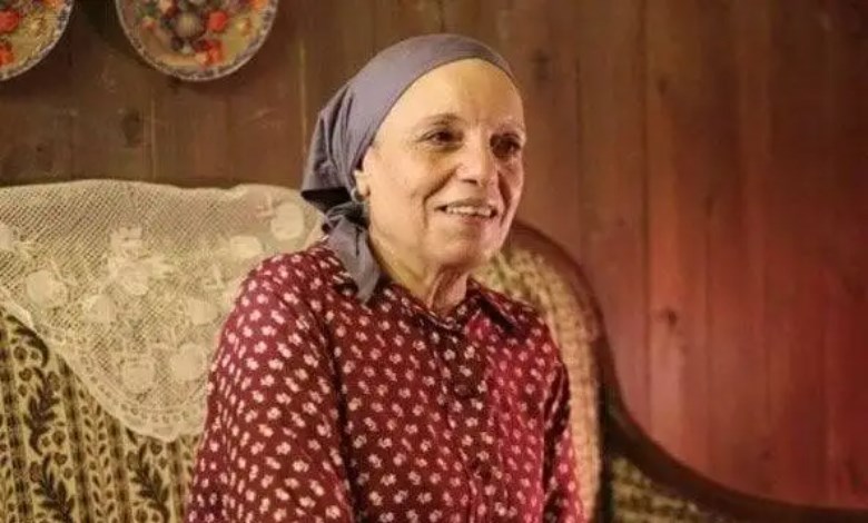 عارفة عبد الرسول  أوائل الحاضرين في العرض الخاص لفيلم "برشامة"