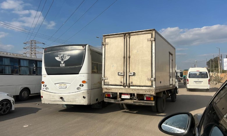 طريق بلبيس معاناة يومية للأهالى وعبء يخنق الموظفين والعمال.. والأهالى يناشدون وزير النقل بالتدخل