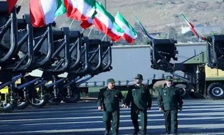الحرس الثوري الإيراني يلوّح بـ«خرمشهر» ويعلن استهداف مواقع أمريكية وإسرائيلية الليلة