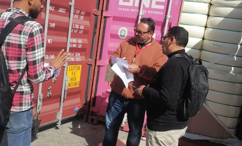 تحرك عاجل بالموانئ.. جولة مفاجئة لرئيس المواصفات لتسريع الإفراج الجمركي