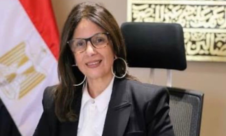 وزيرة الثقافة 