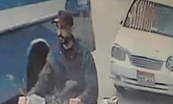 اللص بعد سرقة الموتوسيكل