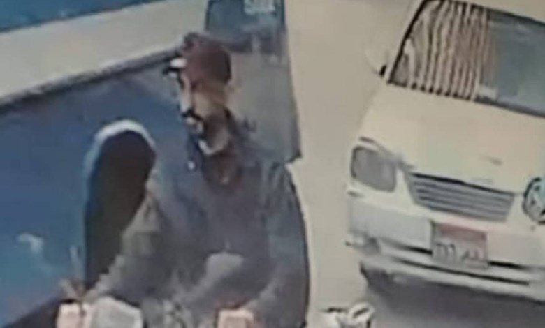 اللص بعد سرقة الموتوسيكل