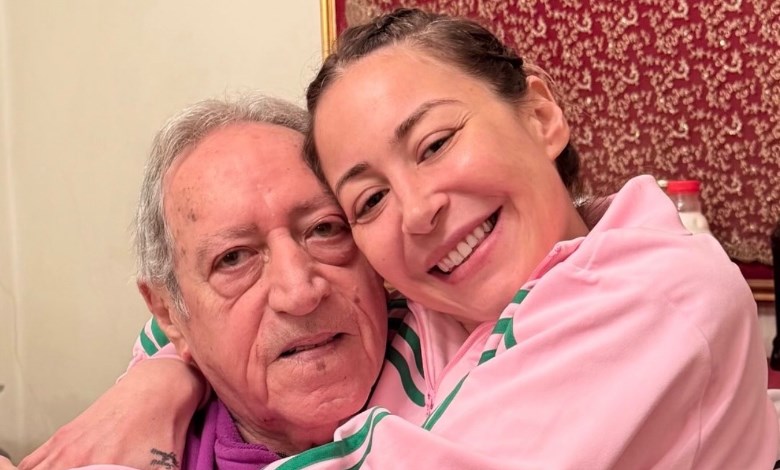 منة شلبي ووالدها 