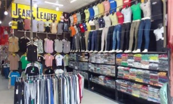قبل عيد الأضحى.. تخفيضات تصل إلى 70% على الملابس في الأسواق المصرية