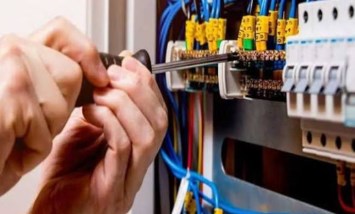 من كابلات مدفونة لـ غرف خفية.. كيف كشفت حملات الكهرباء أخطر حيل سرقة التيار؟