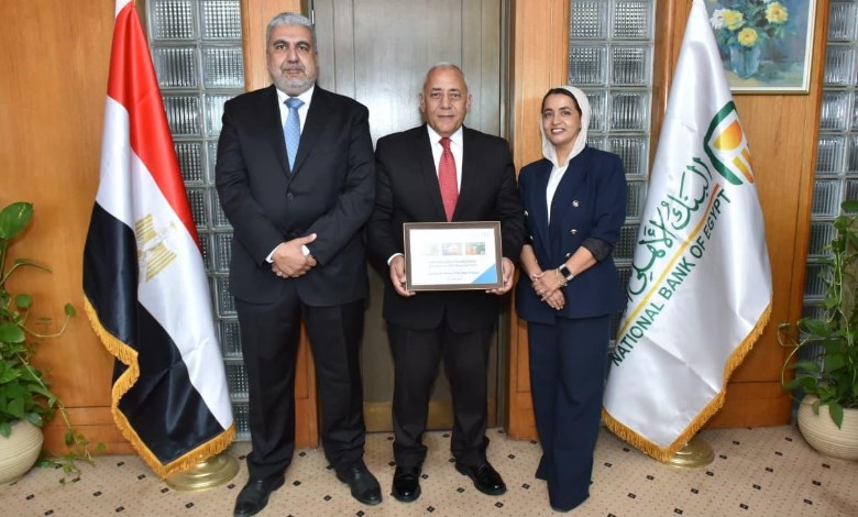 لأول مرة في القطاع المصرفي..نسخة صديقة للبيئة من بطاقة «ميزة» من البنك الأهلي المصري بالتعاون مع «جي آند دي»