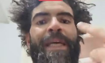 من صاحب محل ناجح لـ «صرخة استغاثة».. شاب يواجه مرضًا نادرًا ينهش جسده ويطلب فرصة للعلاج