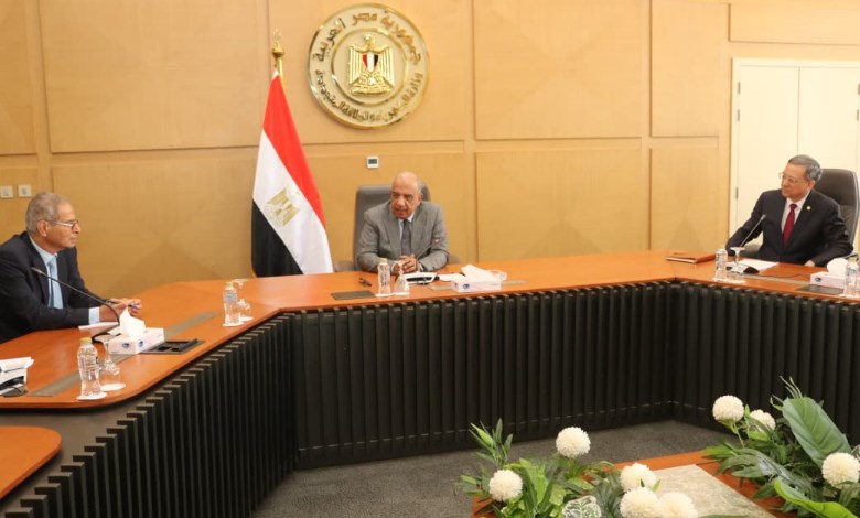 وزير الكهرباء
