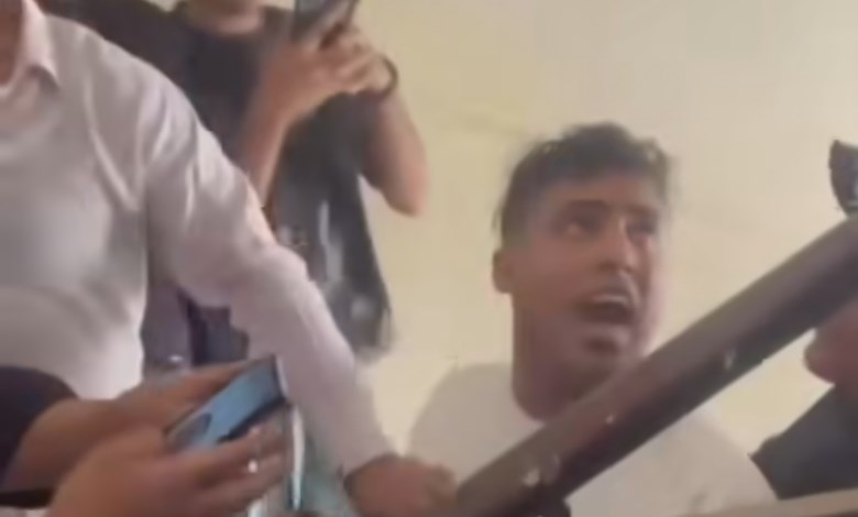 ضرب كروان مشاكل أثناء دخوله الامتحان.. فيديو