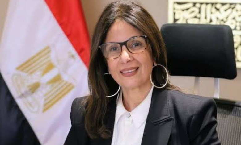 وزيرة الثقافة